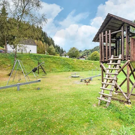 Feriehus Charmantes In Skigebietsnaehe